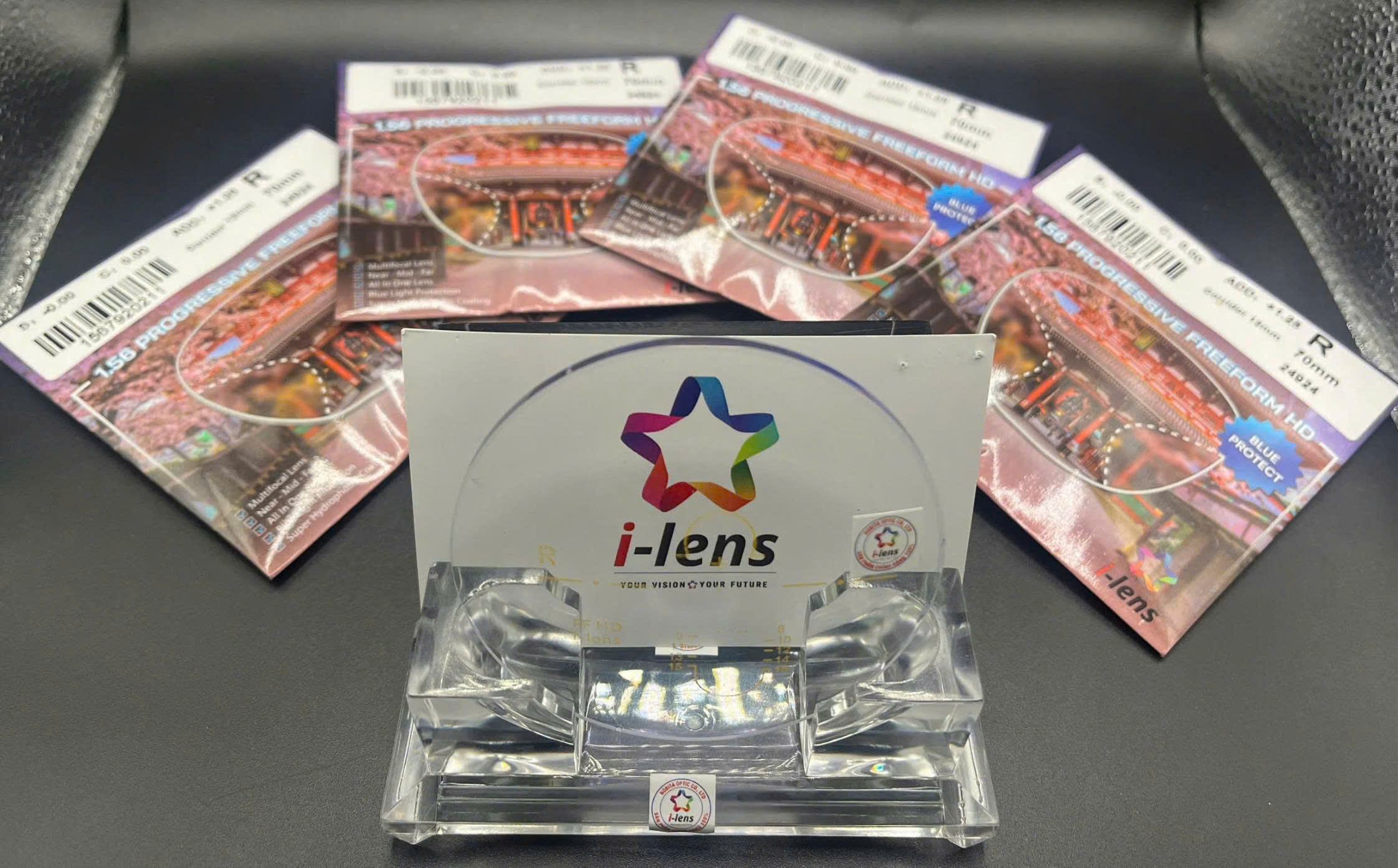 Tròng kính i-Lens 1.56 Progressive Freeform Người bạn không thể thiếu của lão thị